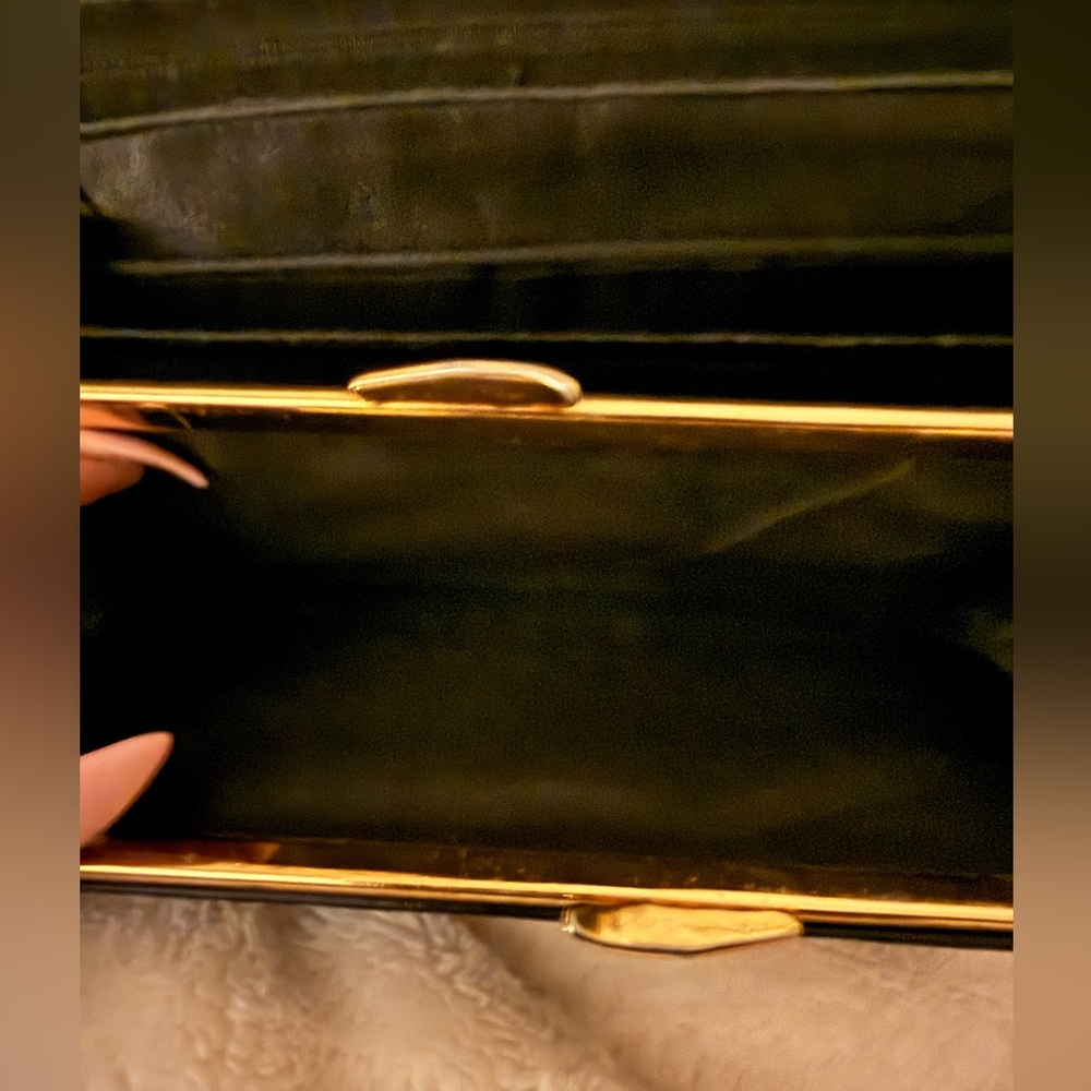 CHANEL Black Quilted CC Embossed Leather Card Holder - Picture 7 of 10